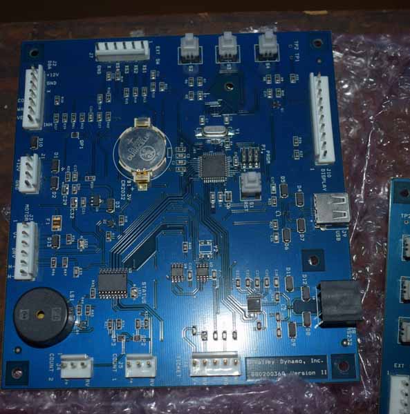 Blue computer electronics for auction