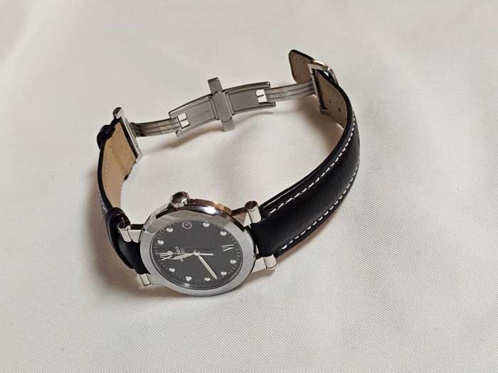 Featured image for “Absolute Auction Safety Deposit Box Contents Online Only Bidding Open Now”