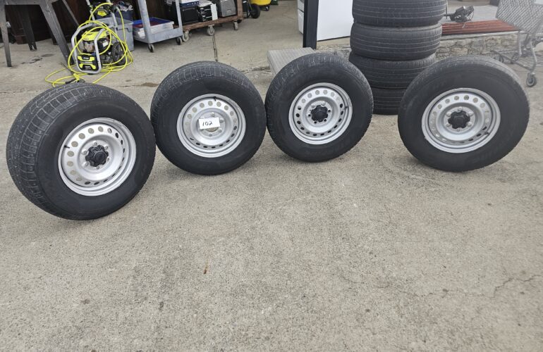 Auctions image thumbnails