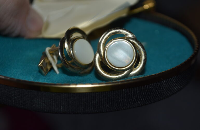 Auctions image thumbnails