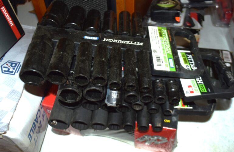 Auctions image thumbnails