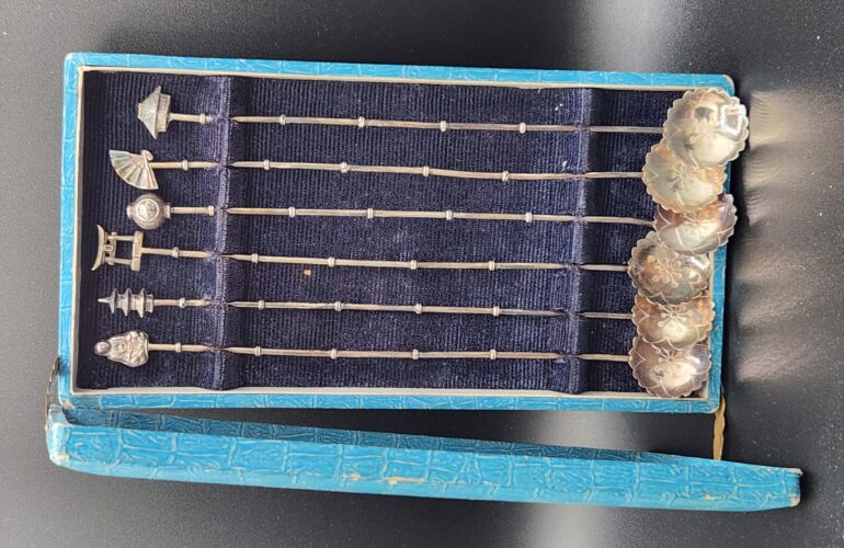 Auctions image thumbnails