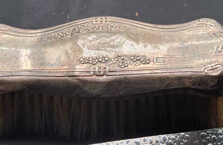 Auctions image thumbnails