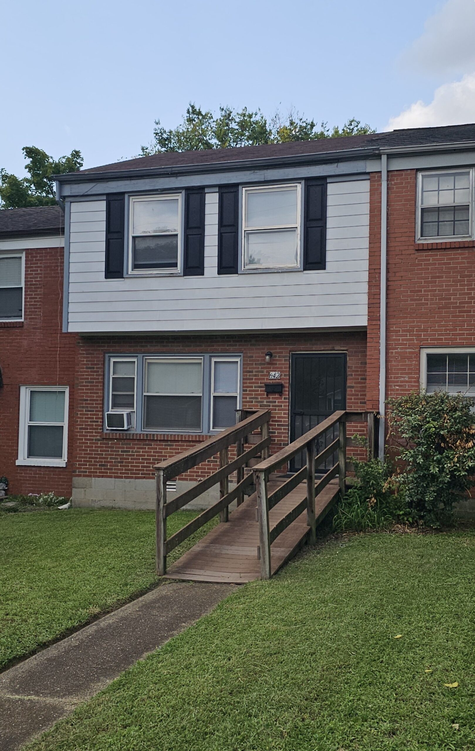 Featured image for “ABSOLUTE AUCTION / 3-BEDROOM TOWNHOUSE IN NASHVILLE’S MCFERRIN PARK / NON-QUALIFYING OWNER FINANCING AVAILABLE / 642 NORTH 5TH. STREET, NASHVILLE, TN 37207 / WEDNESDAY, SEPTEMBER 16TH @ 1:30PM”